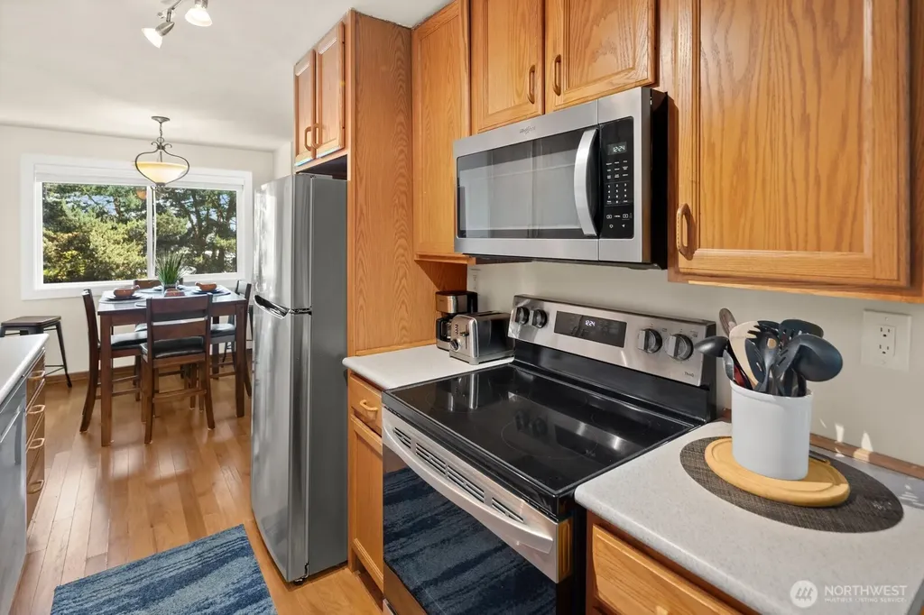 3711 26th Place W Seattle WA 98199