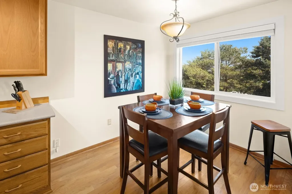 3711 26th Place W Seattle WA 98199