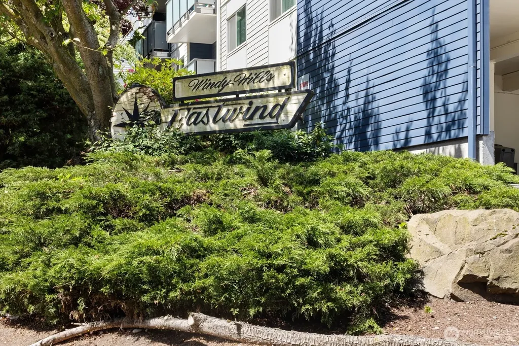 3711 26th Place W Seattle WA 98199