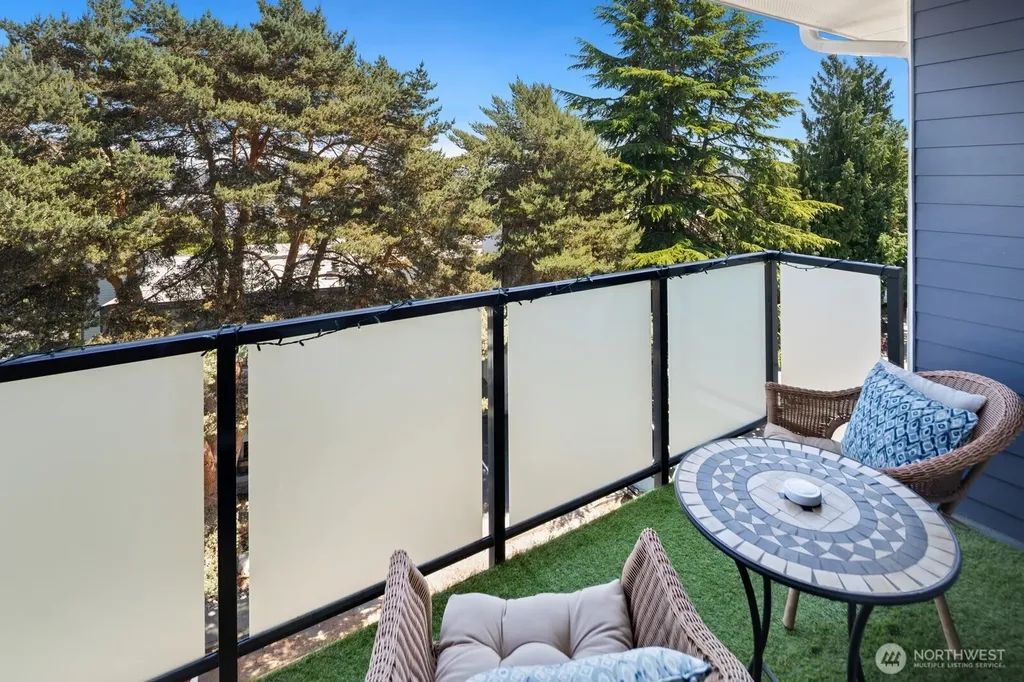 3711 26th Place W Seattle WA 98199