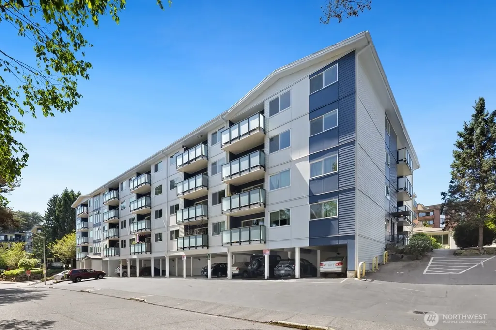 3711 26th Place W Seattle WA 98199