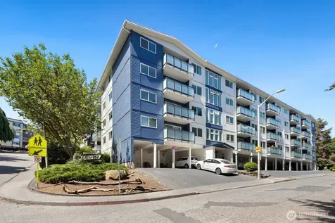 3711 26th Place W Seattle WA 98199