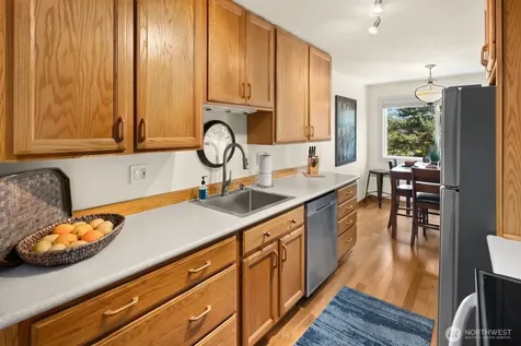 3711 26th Place W Seattle WA 98199