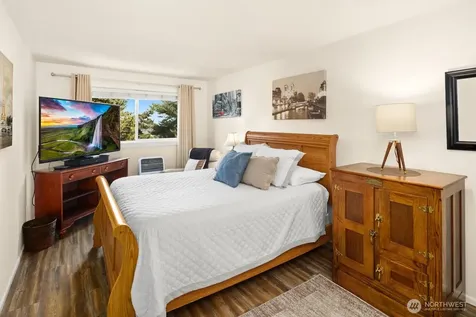 3711 26th Place W Seattle WA 98199