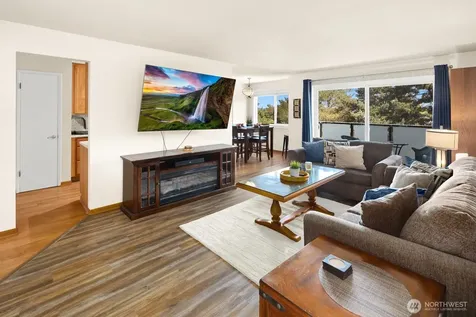 3711 26th Place W Seattle WA 98199