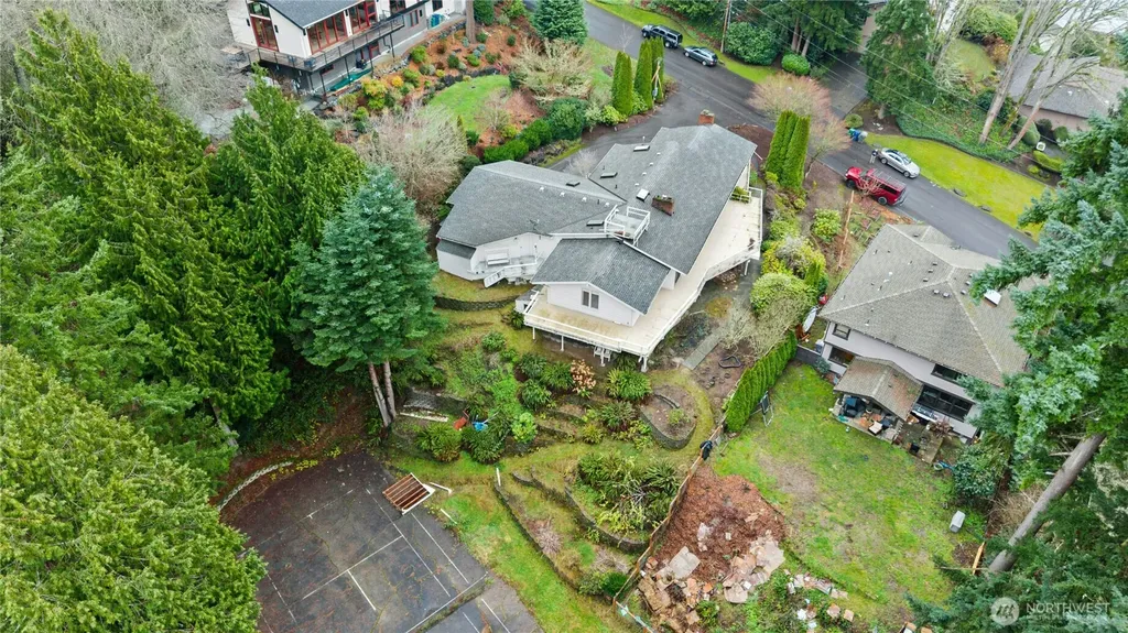 6420 NE 129th Place Kirkland WA 98034