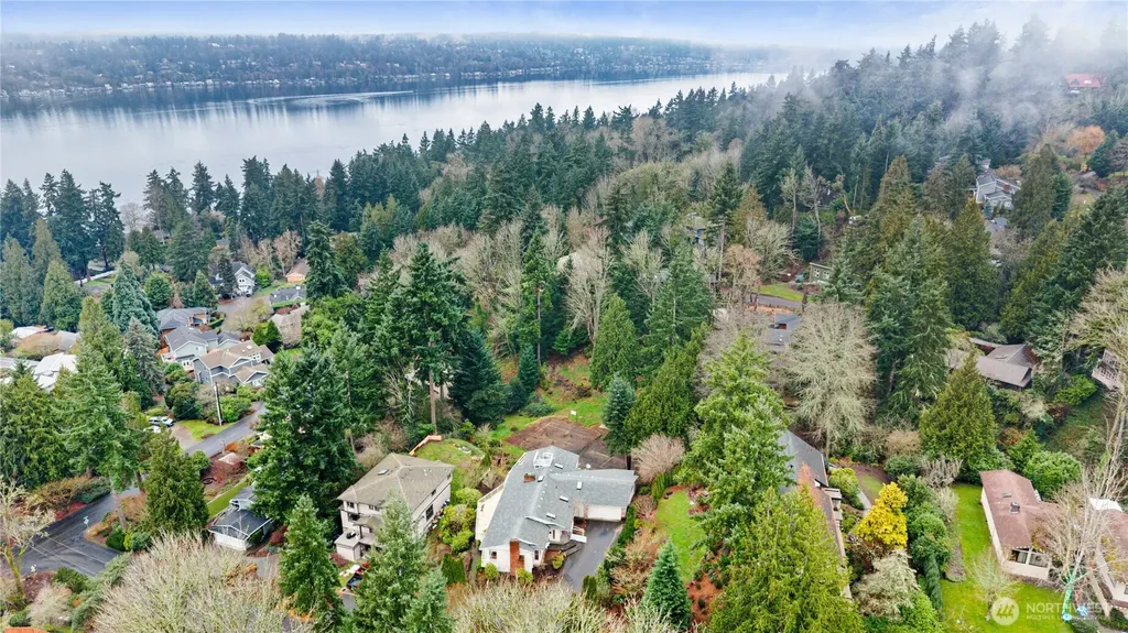 6420 NE 129th Place Kirkland WA 98034