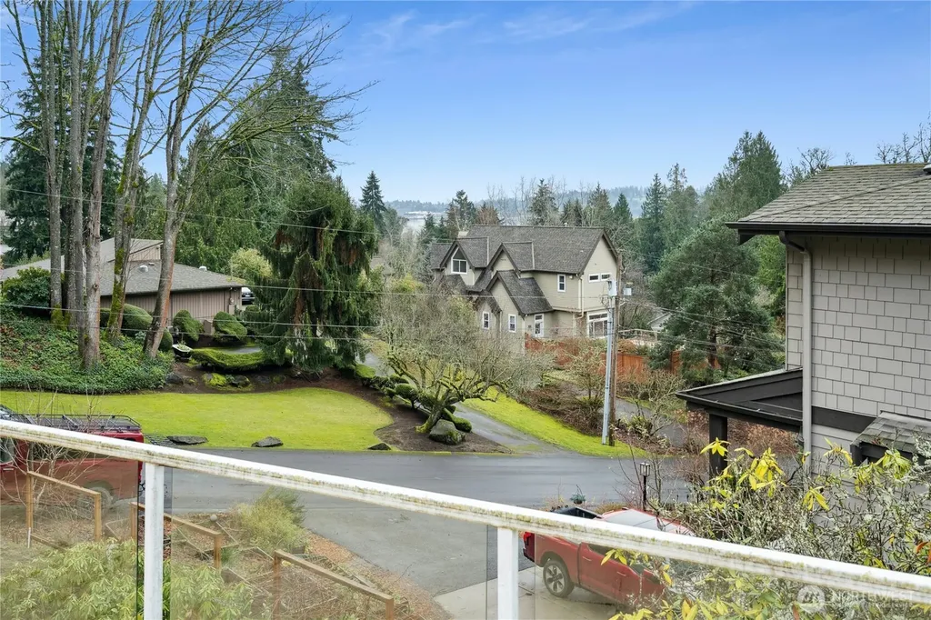 6420 NE 129th Place Kirkland WA 98034
