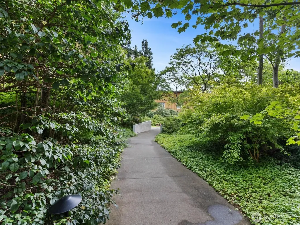 15100 6th Avenue SW Burien WA 98166