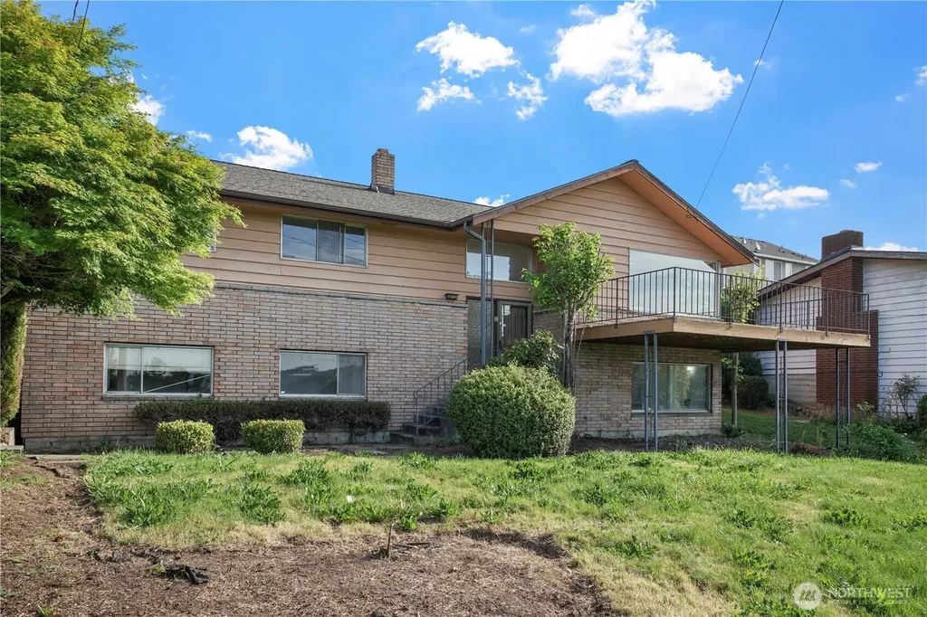 8626 S 134th Street Seattle WA 98178