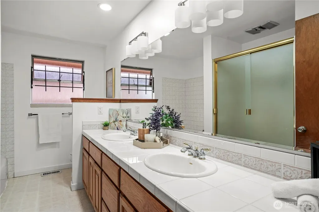 8626 S 134th Street Seattle WA 98178