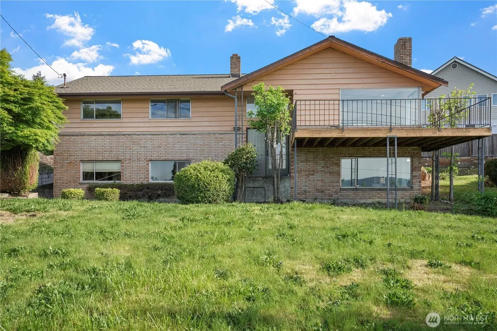 8626 S 134th Street Seattle WA 98178