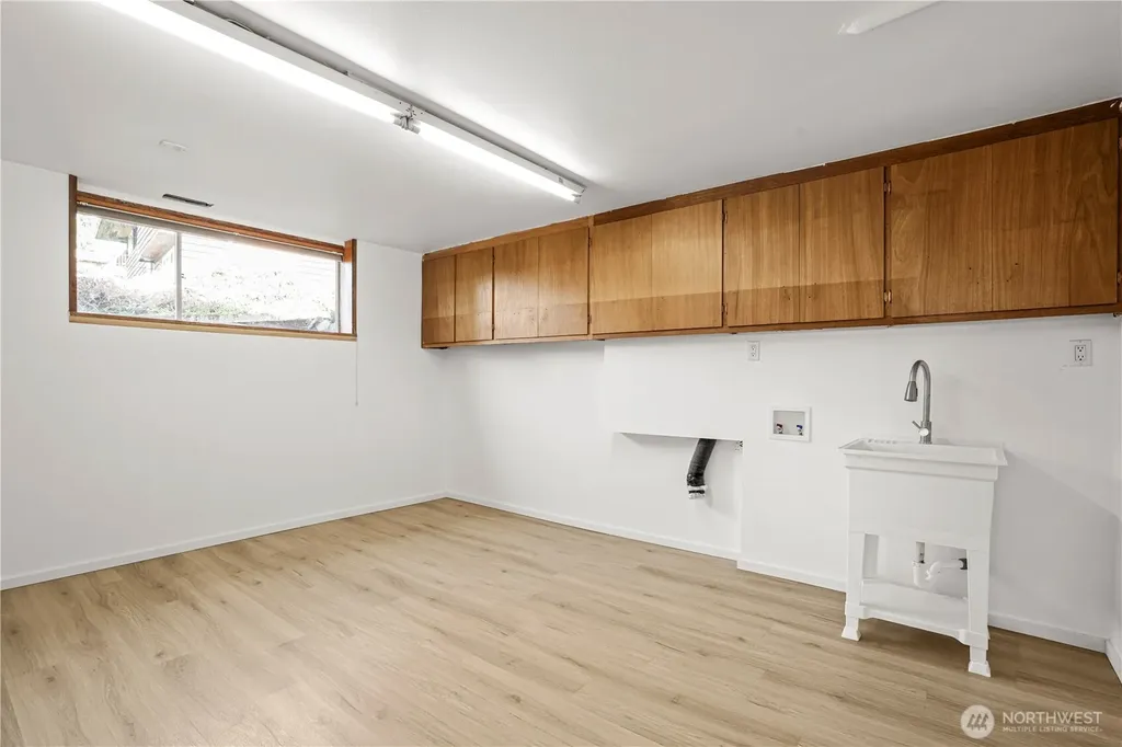 8626 S 134th Street Seattle WA 98178