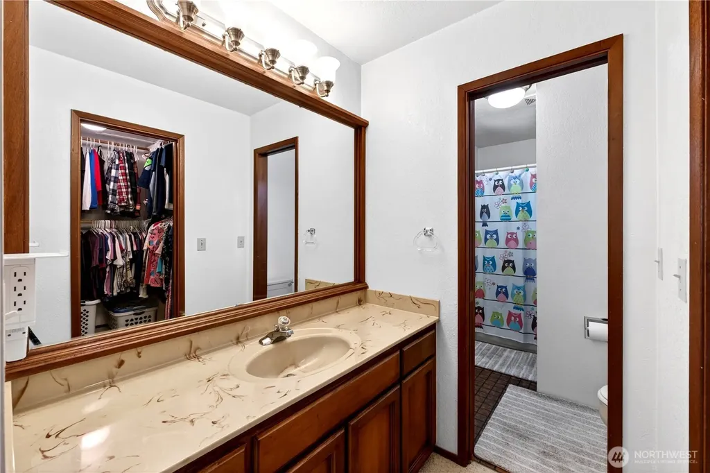 17924 2nd Street E Lake Tapps WA 98391
