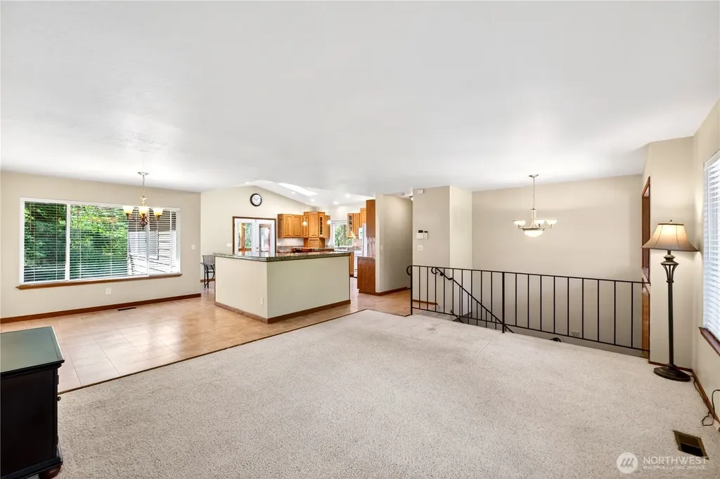 17924 2nd Street E Lake Tapps WA 98391