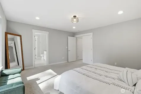 12102 10th Drive SE Everett WA 98208
