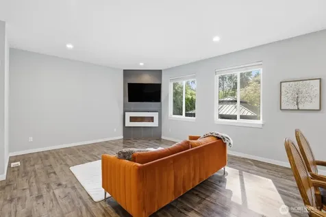 12102 10th Drive SE Everett WA 98208