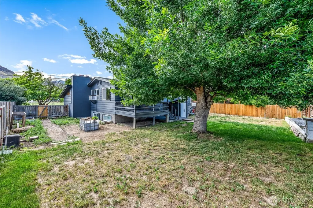 1127 S Miller Street Wenatchee WA 98801