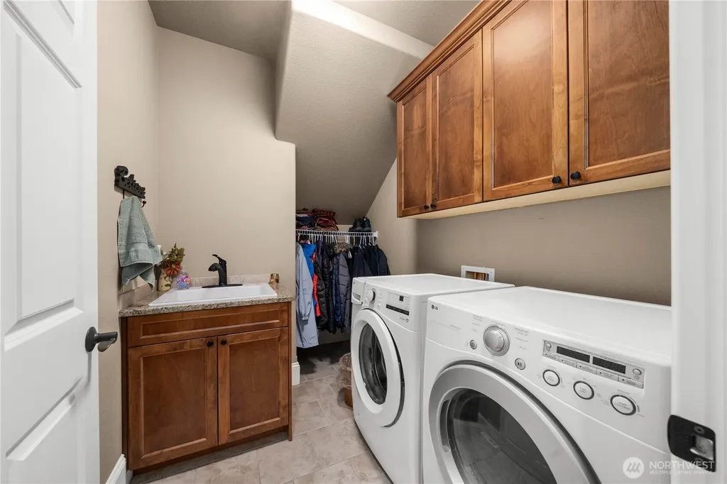 6220 213th Avenue Ct E Bonney Lake WA 98391
