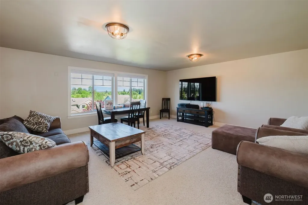 2910 219th Avenue E Lake Tapps WA 98391