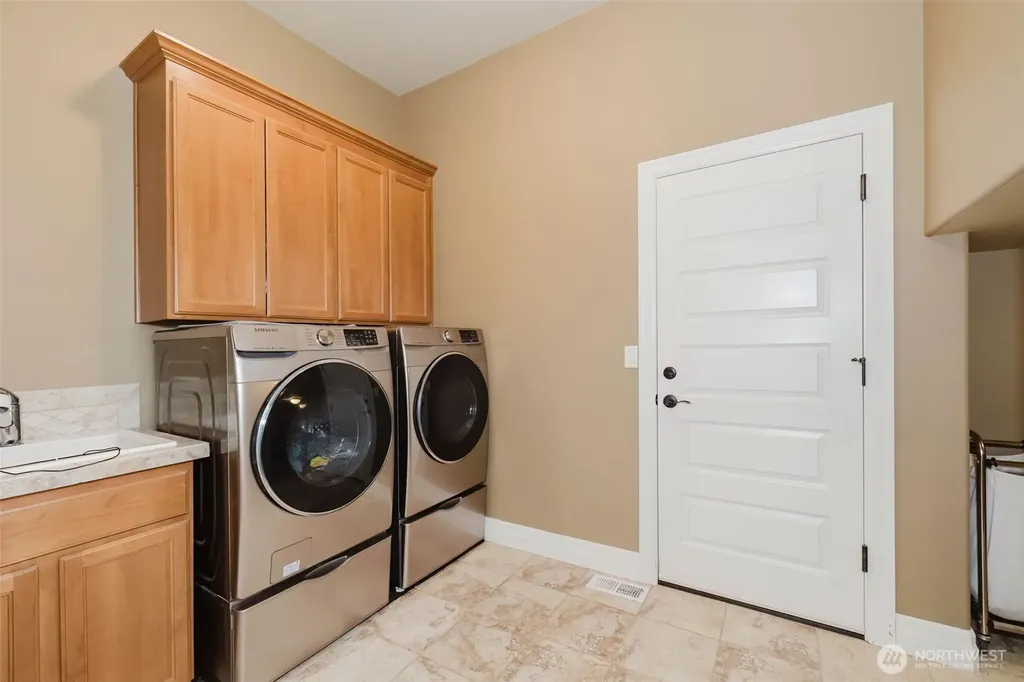 2910 219th Avenue E Lake Tapps WA 98391