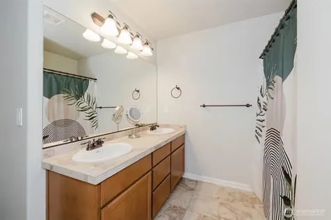 2910 219th Avenue E Lake Tapps WA 98391
