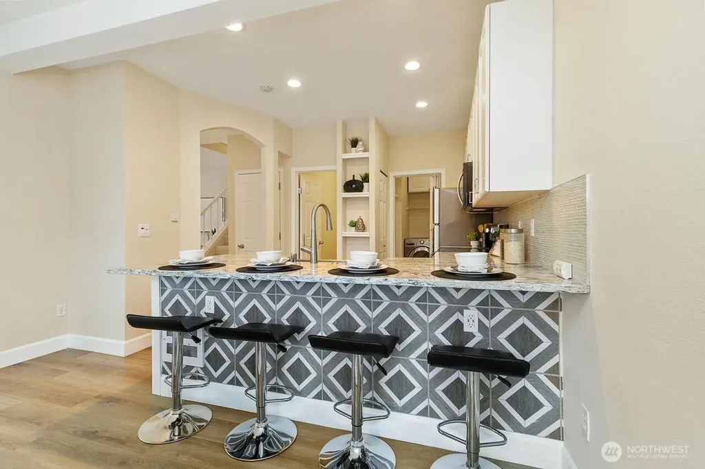 10909 Avondale Rd NE Redmond WA 98052
