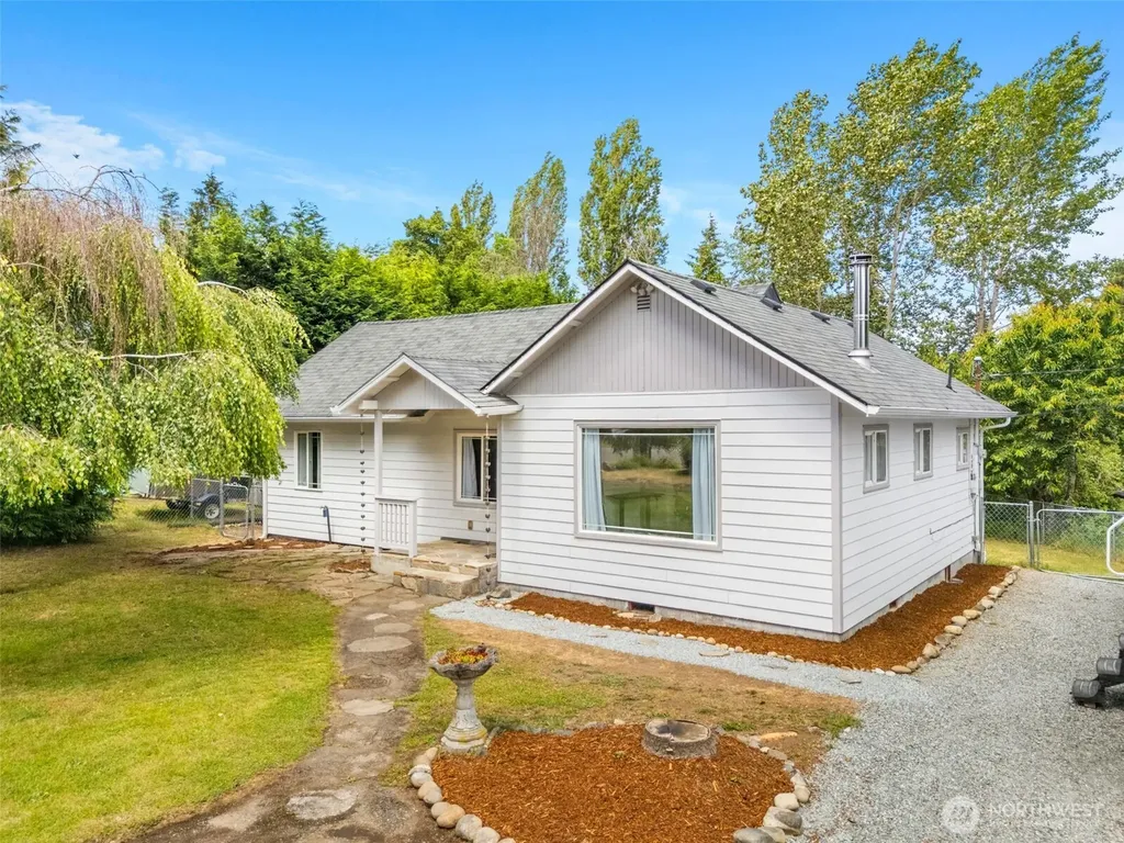 626 SW 142nd Street Burien WA 98166
