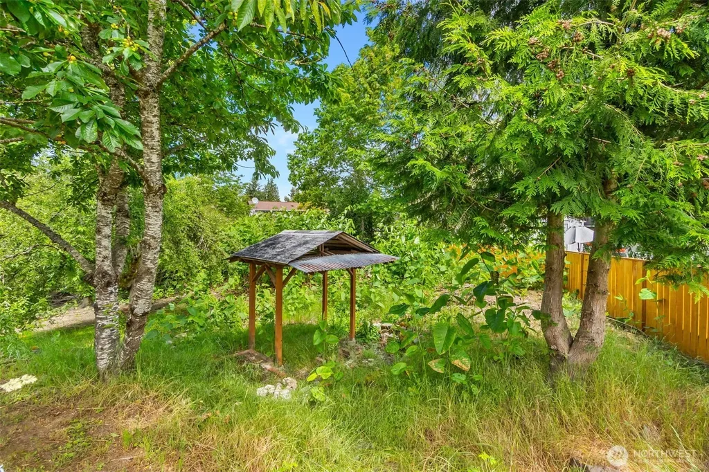 626 SW 142nd Street Burien WA 98166