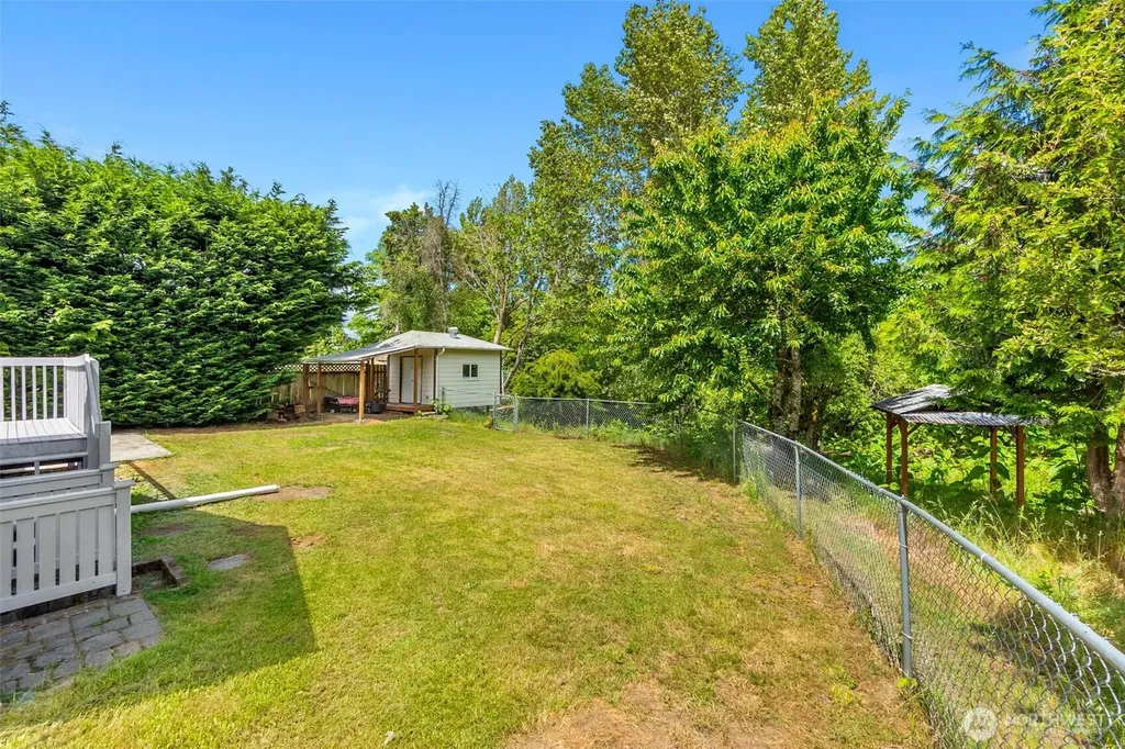 626 SW 142nd Street Burien WA 98166