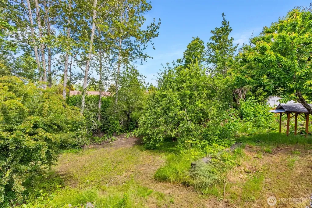 626 SW 142nd Street Burien WA 98166