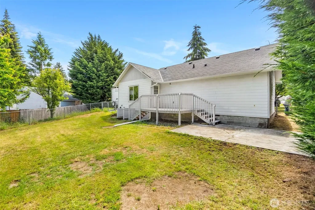 626 SW 142nd Street Burien WA 98166