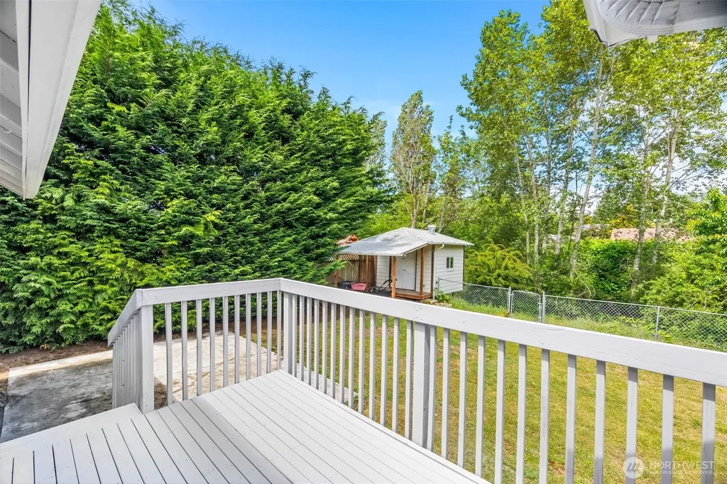 626 SW 142nd Street Burien WA 98166