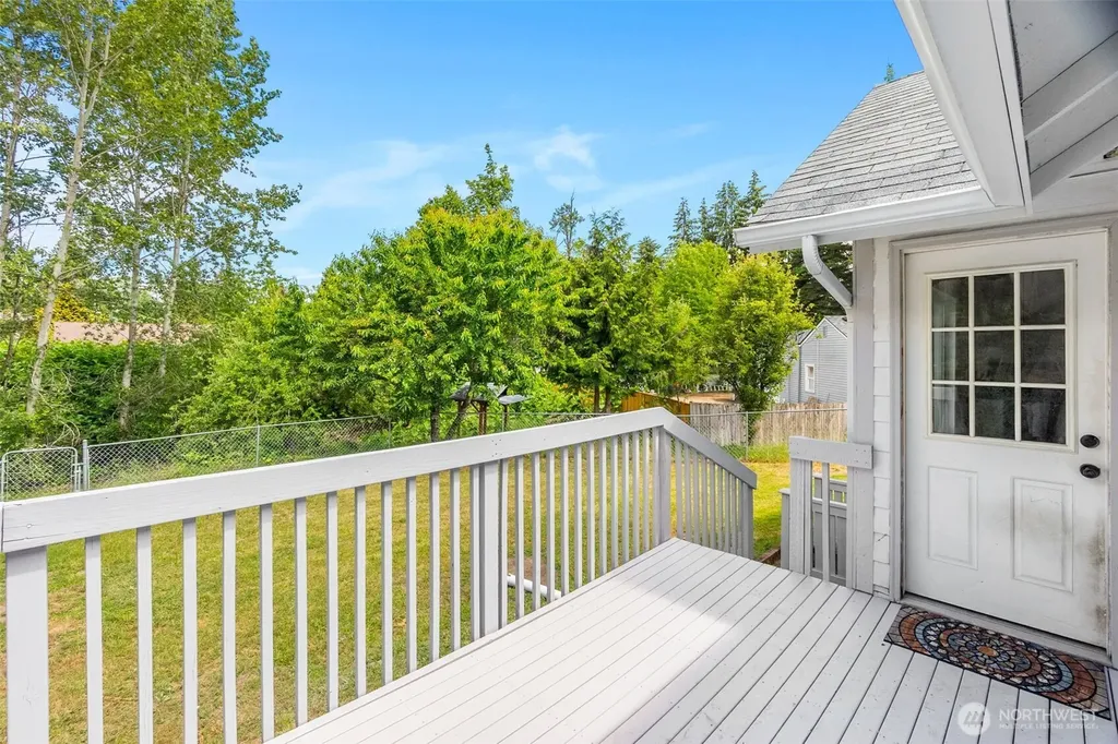 626 SW 142nd Street Burien WA 98166