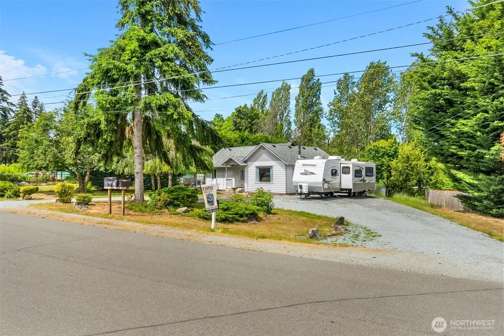 626 SW 142nd Street Burien WA 98166