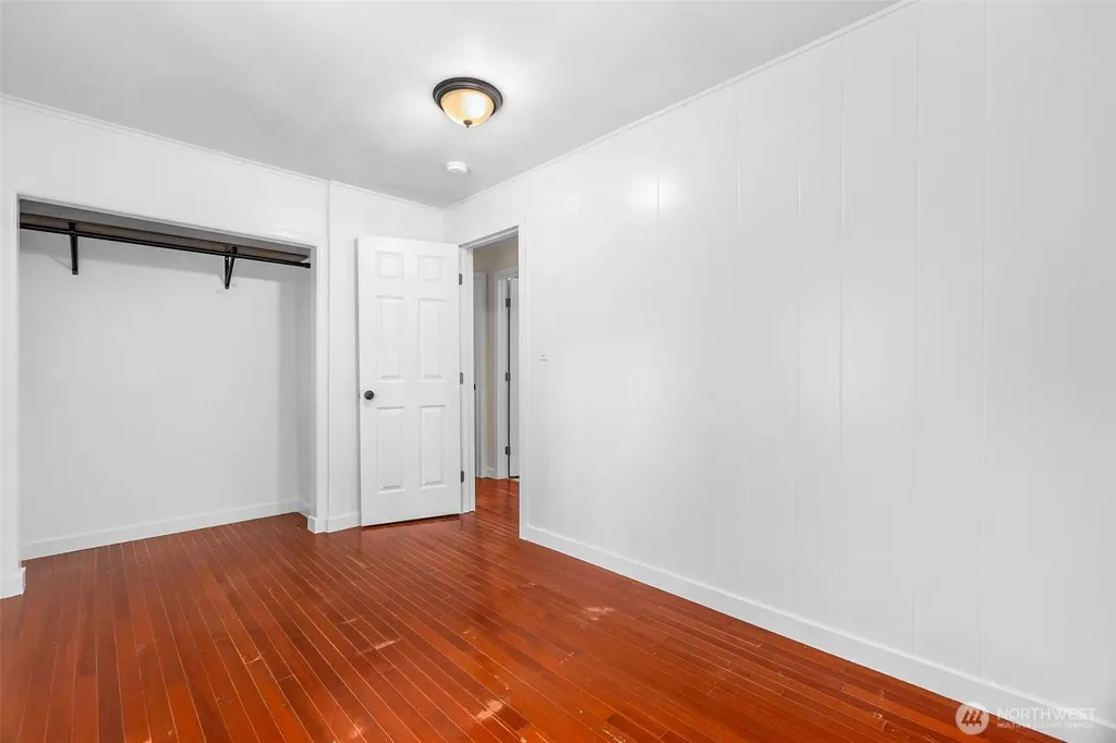 626 SW 142nd Street Burien WA 98166