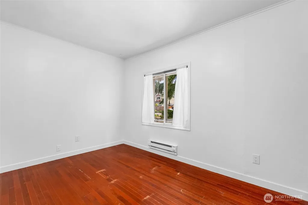 626 SW 142nd Street Burien WA 98166
