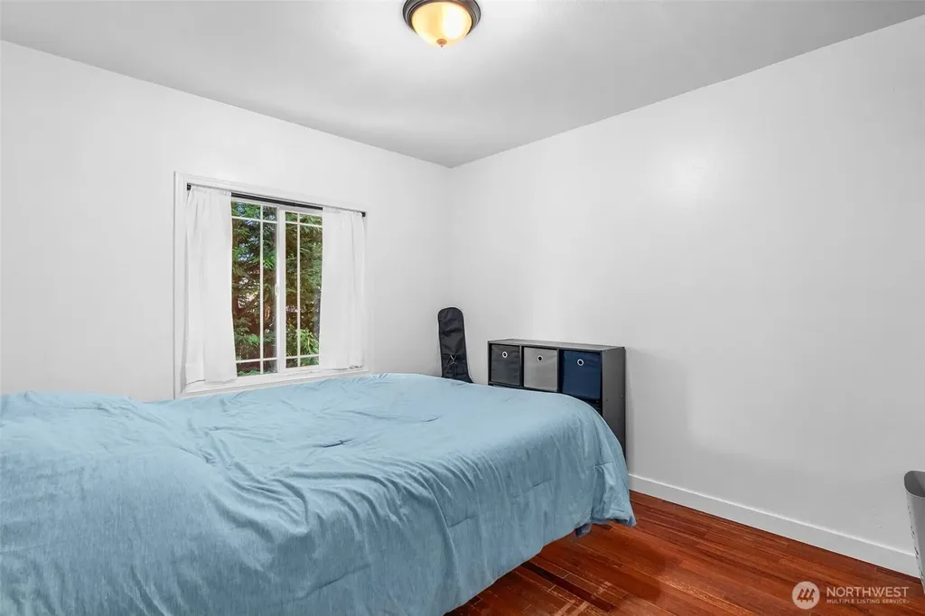 626 SW 142nd Street Burien WA 98166