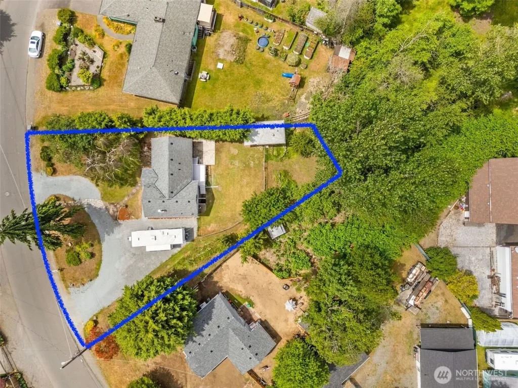 626 SW 142nd Street Burien WA 98166