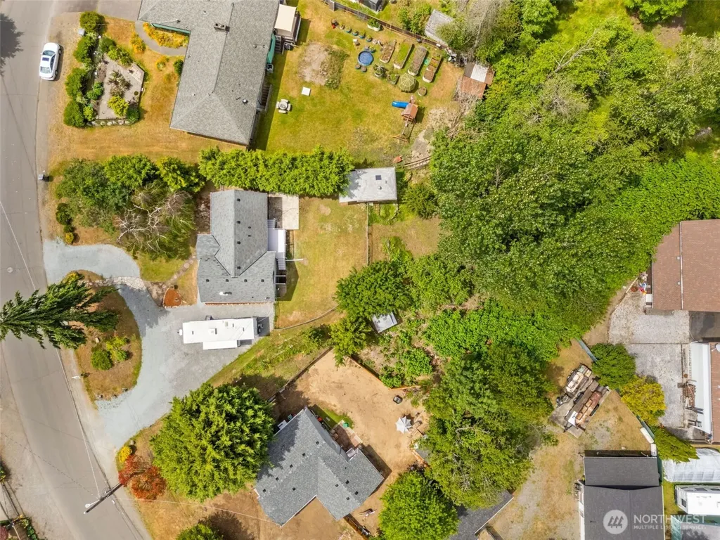 626 SW 142nd Street Burien WA 98166