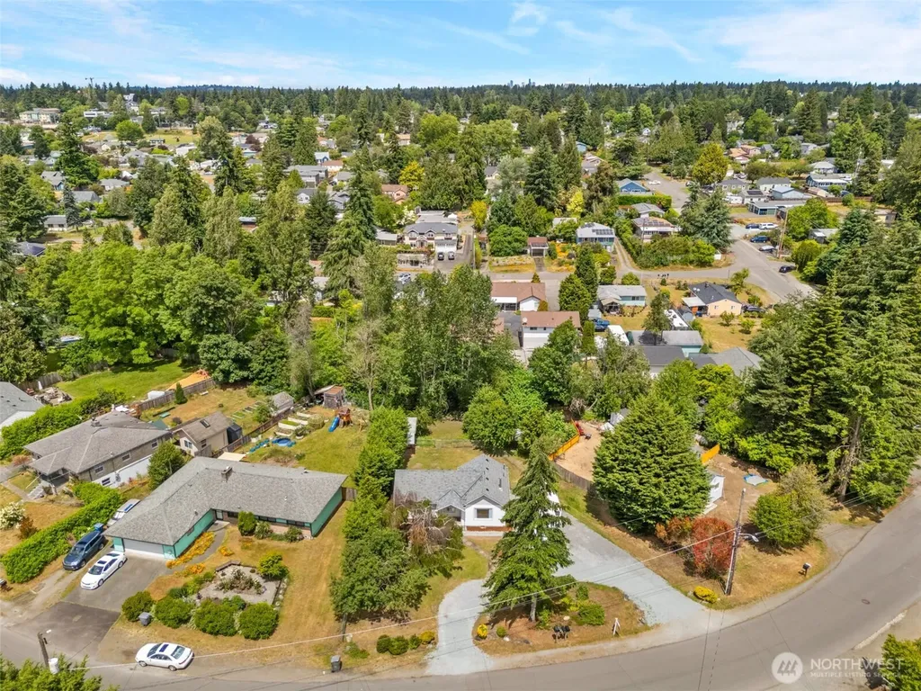 626 SW 142nd Street Burien WA 98166