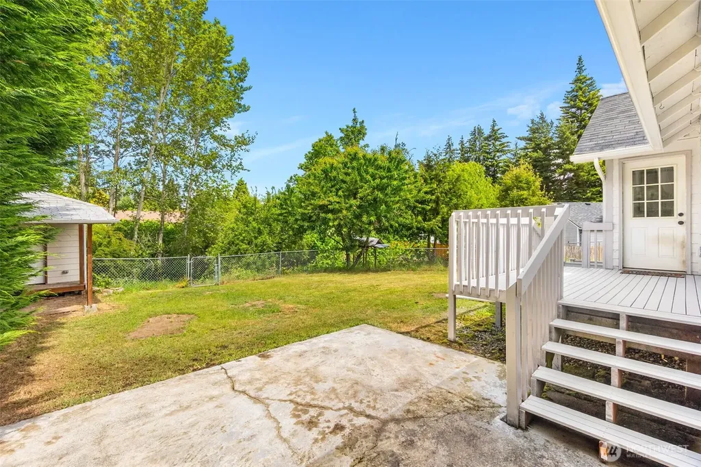 626 SW 142nd Street Burien WA 98166
