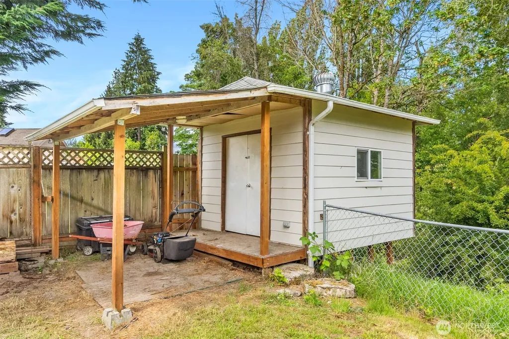 626 SW 142nd Street Burien WA 98166