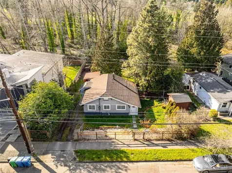 4549 26th Avenue SW Seattle WA 98106