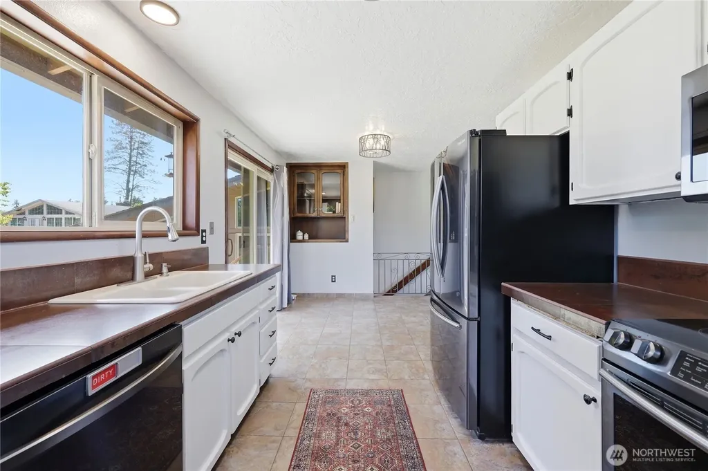 102 Sherwood Lane Castle Rock WA 98611