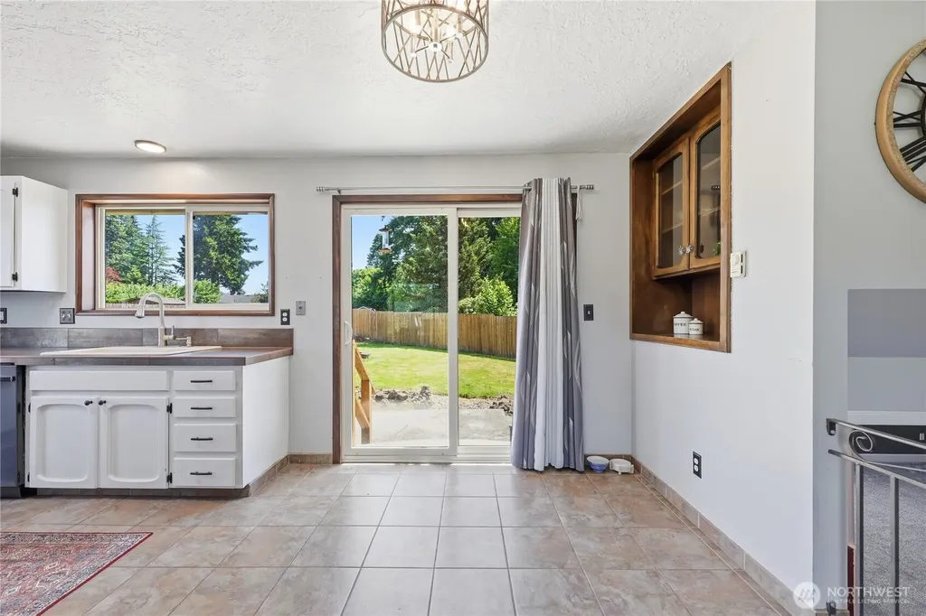 102 Sherwood Lane Castle Rock WA 98611