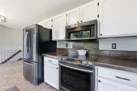 102 Sherwood Lane Castle Rock WA 98611