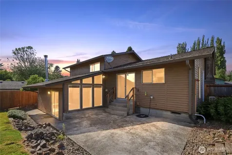 102 Sherwood Lane Castle Rock WA 98611