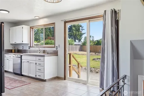 102 Sherwood Lane Castle Rock WA 98611