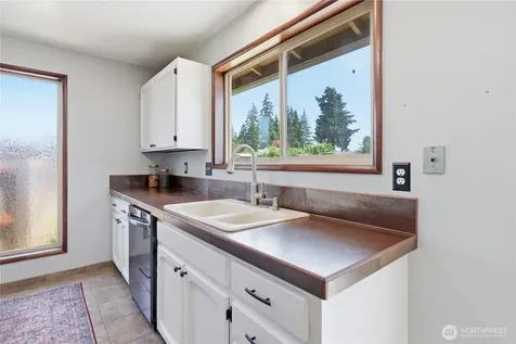 102 Sherwood Lane Castle Rock WA 98611